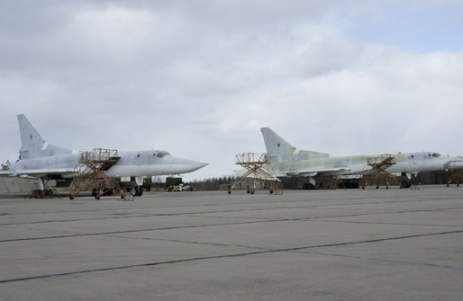 Аэродром оленегорск. Авиабаза Оленья Мурманская область. Оленегорск аэродром военный. Аэродром высокий Оленегорск. Оленегорск аэродром высокий военный.