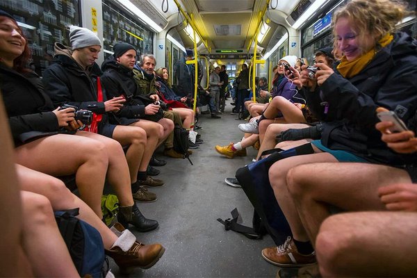 Russian police looking for No Pants in metro flash mob