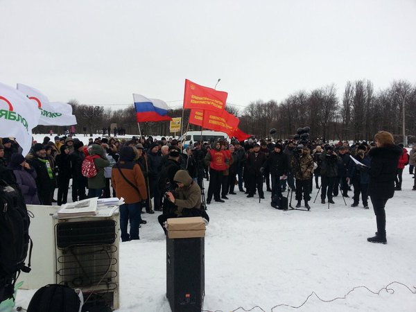 Truck drivers #protest today in a dozen cities across #Russia. Their protest is increasingly political 