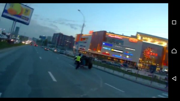 Novosibirsk. D-30 howitzer runs amok during parade rehearsal 