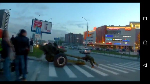 Novosibirsk. D-30 howitzer runs amok during parade rehearsal 