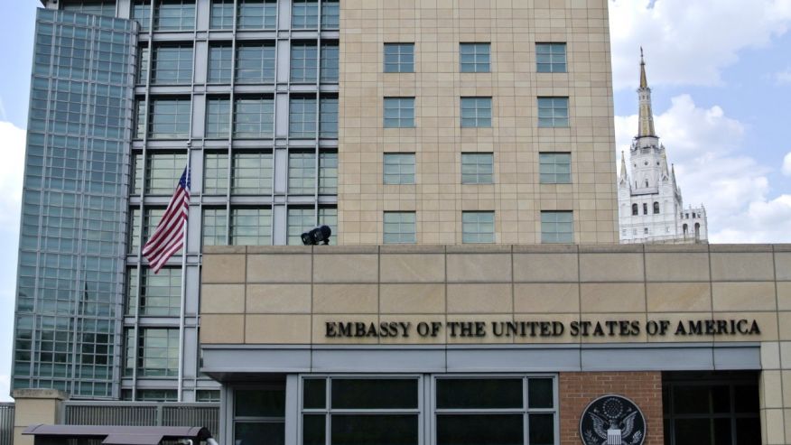 Russian TV shows guard tackling, fighting US diplomat outside embassy  