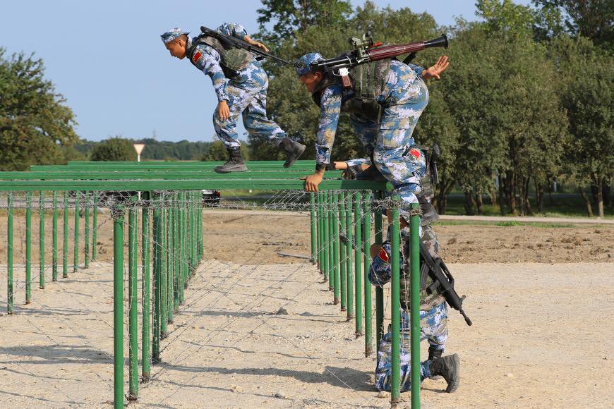 PHOTO: Chinese marines participating in «Morskoy Desant» competition in Kaliningrad  