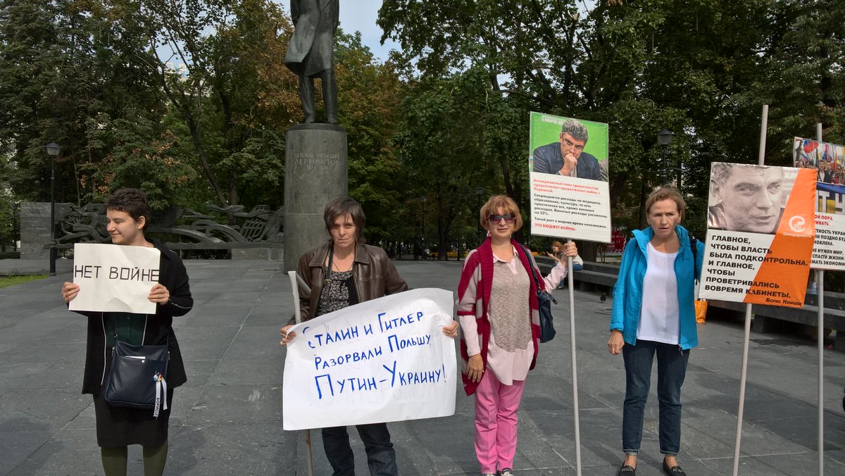 Despite attack on activists anti-war protest continues in Moscow