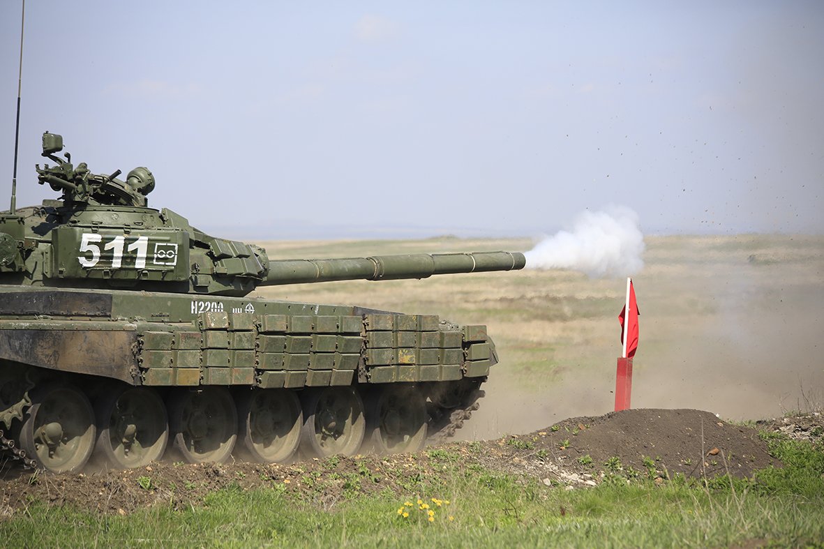 T72B1 tanks drill in Rostov region at Kadamovsky firing range