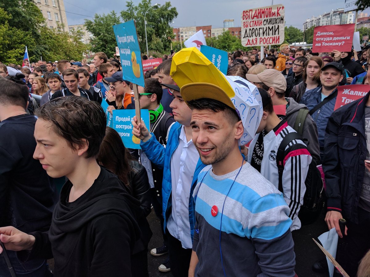 In Ekaterinburg, Russia, hundreds join anti-corruption protest today