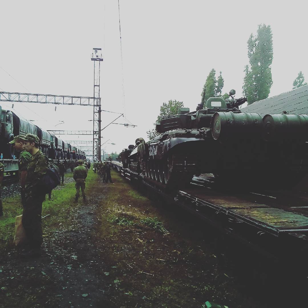 Разгрузка: Военный эшелон в Воронежской области