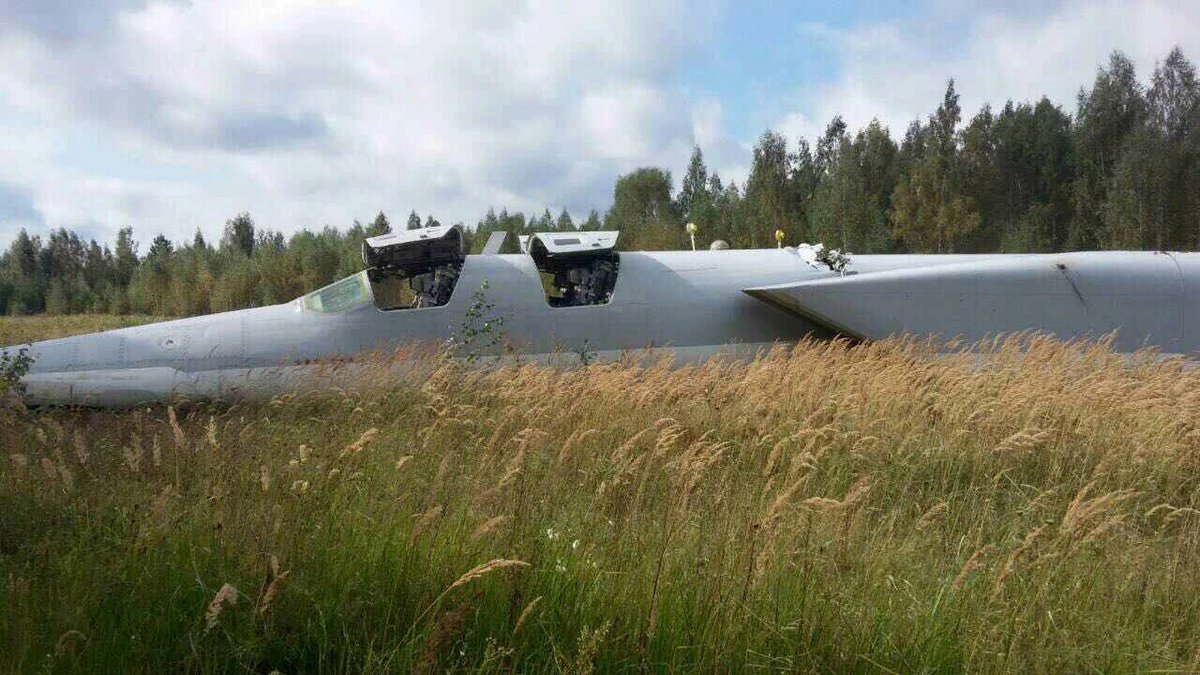 Tu-22M3 RF-94233 / 20 RED crashlanded today at Shaikovka, Kaluga region