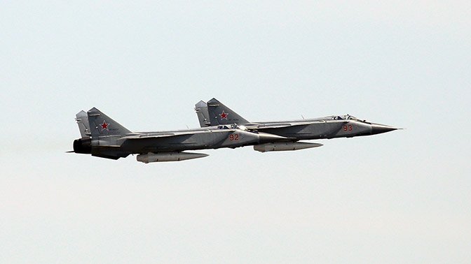 Mig-31K with Kinzhal missile over the Moscow today