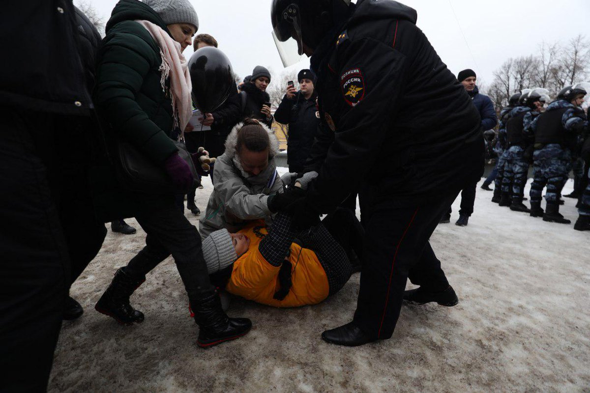 Police detaining protesters at March of Mother's anger in St.Petersburg