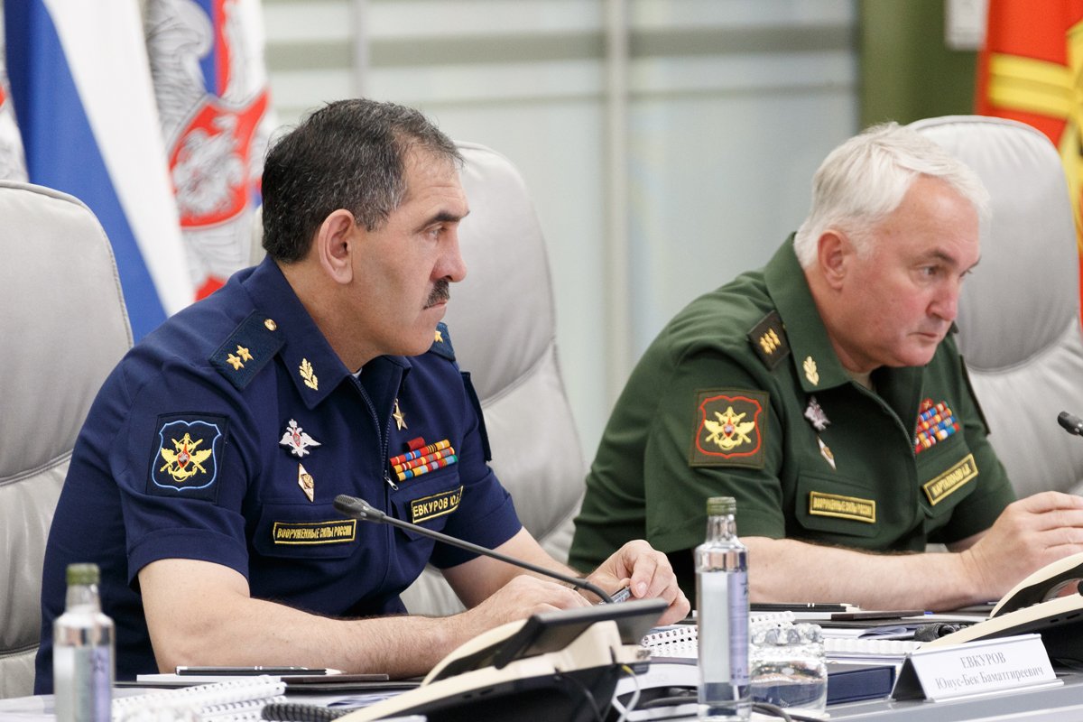 Russian Ministry of Defense: today in National Defense center General Shoigu held meeting of top commanders of Russian army