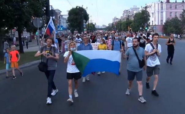 The flag of Khabarovsk Krai that is often seen at the protests. People are showing that their region matters and they don't want to take orders from Moscow