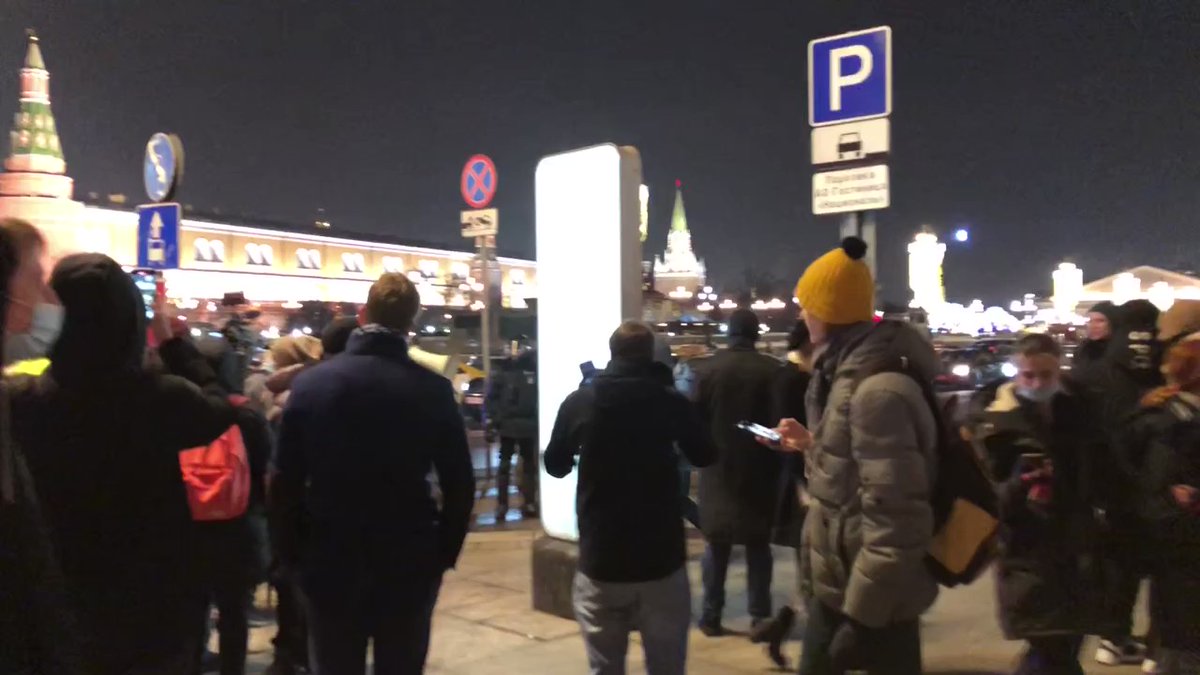 At the corner of Mokhovaya and Tverskaya street, security officials ask to disperse: Your action is not authorized