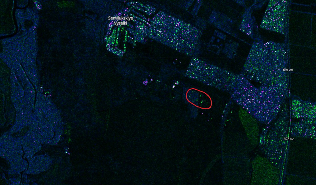На спутниковом снимке видно, что на полигон Погоново под Воронежем прибыла дополнительная военная техника