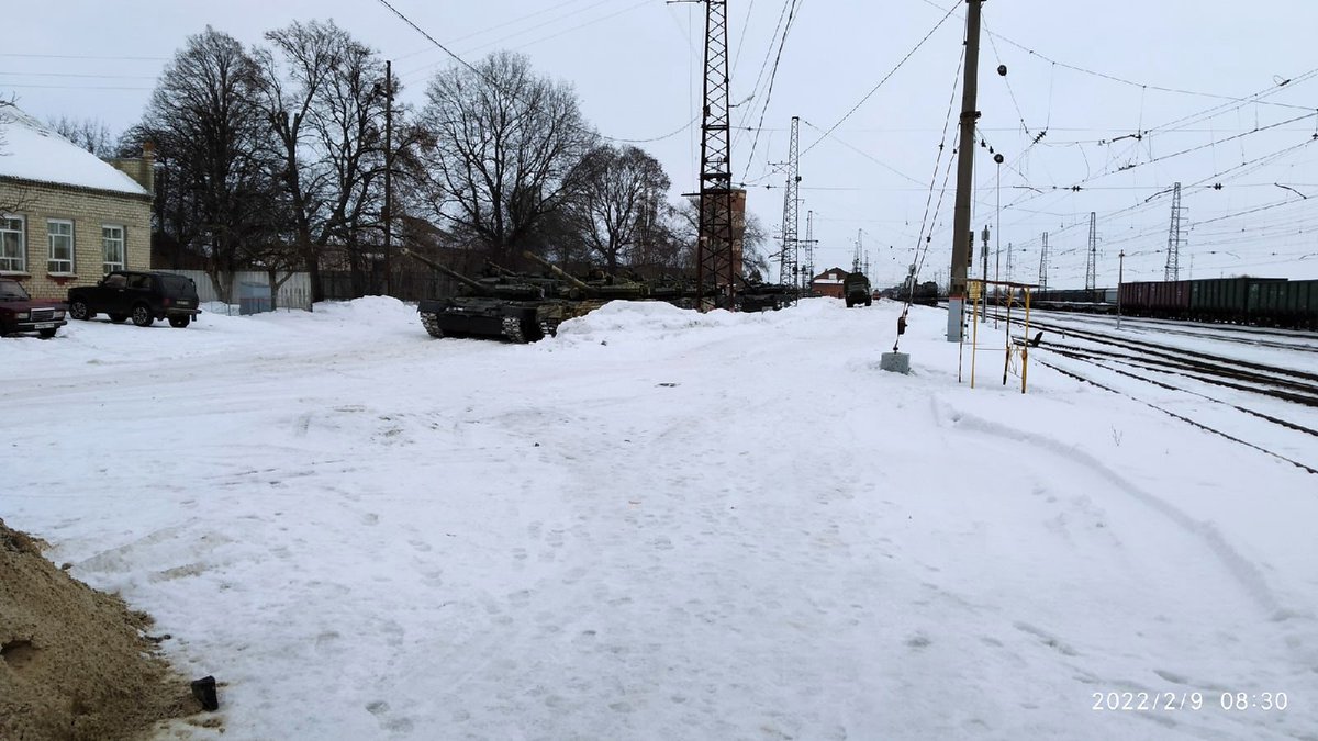 T-80BV and T-72B3 at Rzhava station in Pristen, Kursk Oblast