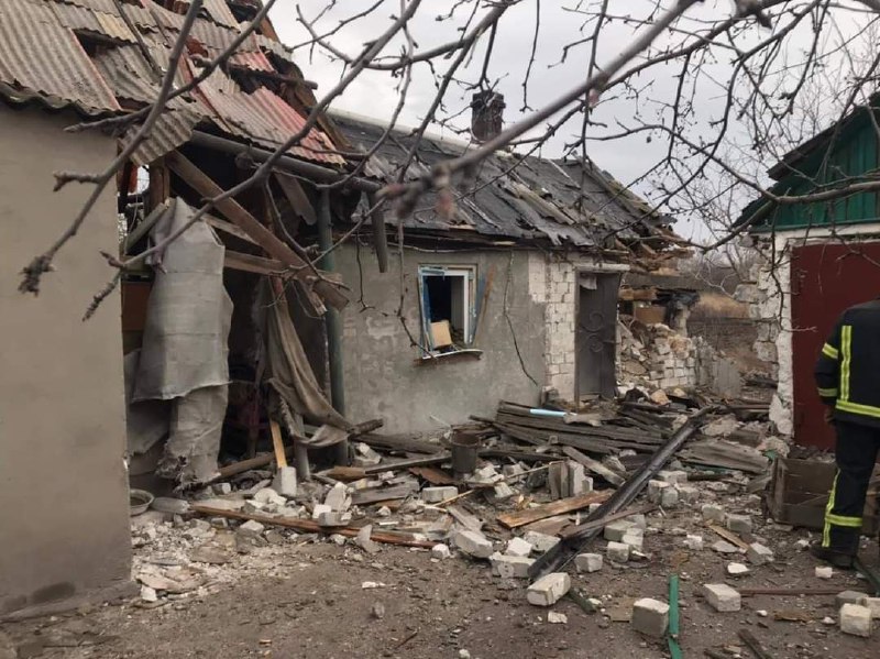 Woman wounded as result of Russian army shelling on Hirske town in Luhansk region