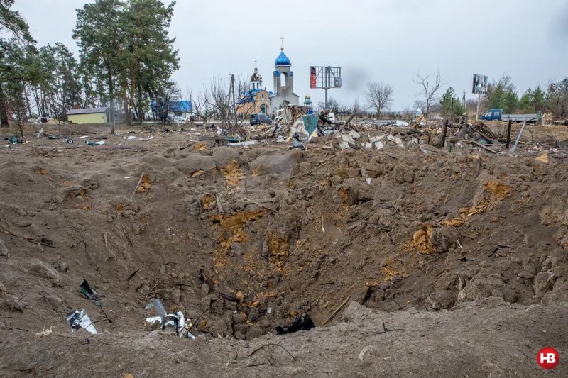 A photo report from Yasnohorodka, a village 40 km west of Kyiv, Ukraine, which was under Russian occupation for several weeks. It has now been liberated but the damage caused by the fighting is horrible