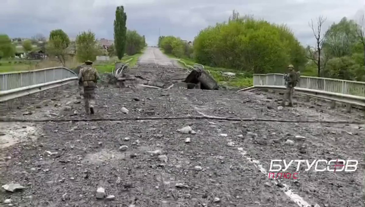 Russian armoured vehicles had a mishap while fleeing Ruska Lozova near Kharkiv