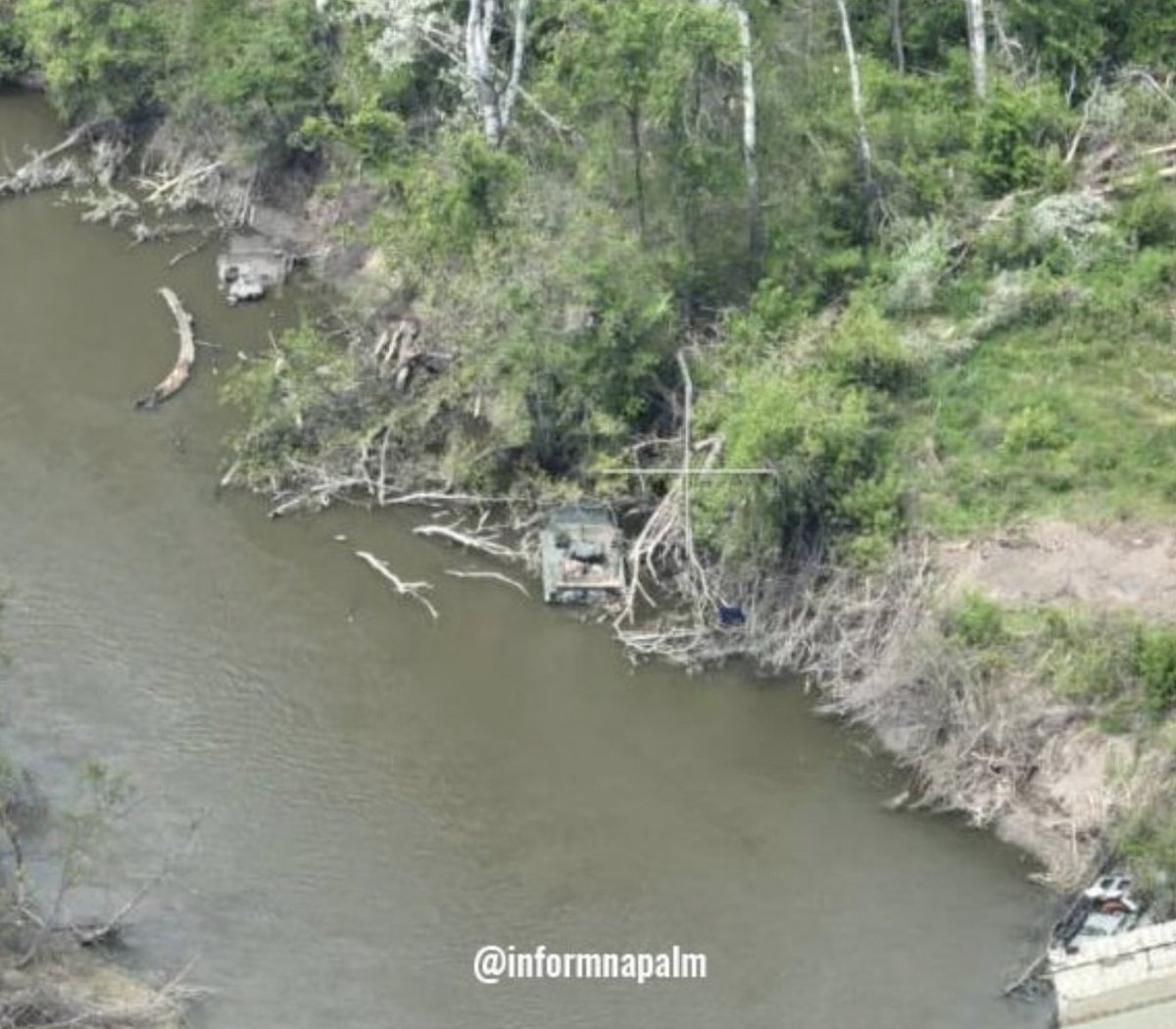 Volgens Oekraïense bronnen hebben de Russen eerder vanmiddag opnieuw geprobeerd de Siverskyi Donets-rivier, nabij Bilohorivka, over te steken. Het ging ongeveer net zo goed als hun eerdere pogingen