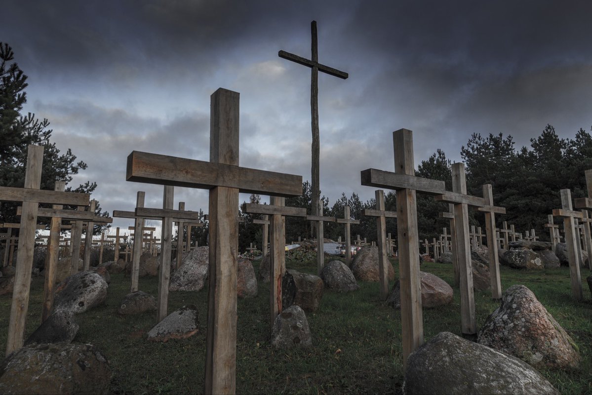 Poland PM's @MorawieckiM speech at the 77th anniv of the Augustów Roundup, where at least 600+ Poles were killed by the NKVD: We'll never allow a Russian soldier to step on Poland soil again. We'll never let that happen, unless one of them wants to kneel under one of those crosses