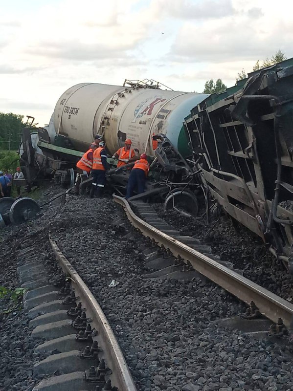 Freight train derailed in Tula region, 1 person dead