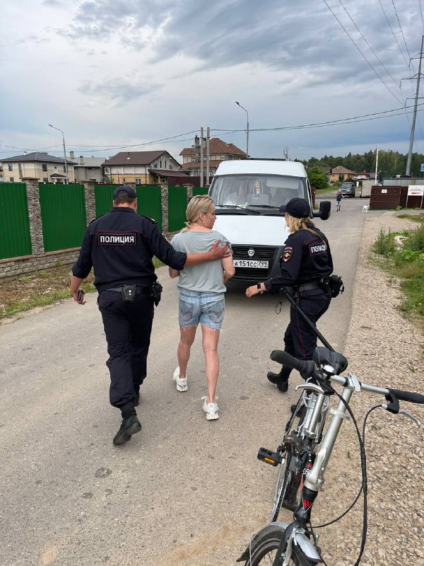 Marina Ovsyannikova, a former employee of Channel One, was detained by the police