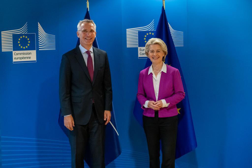 Йенс Столтенберг: Чудесно е да се срещна отново с президента @vonderleyen. Обсъдихме агресията на Русия срещу Украйна и засилването на подкрепата за Украйна. Сътрудничеството между НАТО и ЕС допринася за сигурността и стабилността, така че вярваме, че е настъпил моментът да постигнем съгласие по нова съвместна декларация, за да продължим напред нашето партньорство