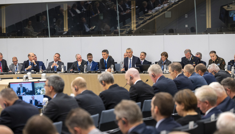 عقد SGjensstoltenberg التابع لحلف الناتو اجتماعاً استثنائياً لمؤتمر مديري التسليح الوطني (CNAD) الذي ركز على تداعيات الحرب الروسية ضد أوكرانيا ، بما في ذلك قدرات الحلفاء ومخزونات الذخيرة.