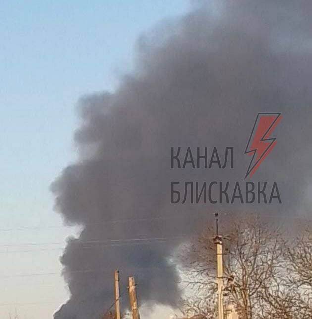 Si sentono esplosioni nell'Hola Prystan temporaneamente occupato nella regione di Kherson. Detonazioni al deposito di munizioni delle truppe russe