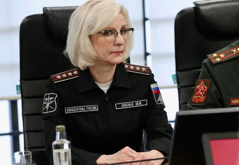 Krievijas Rietumu militārā apgabala finanšu apgādes nodaļas vadītāja Marina Jankina Sanktpēterburgā izdarījusi pašnāvību, izkrītot pa logu