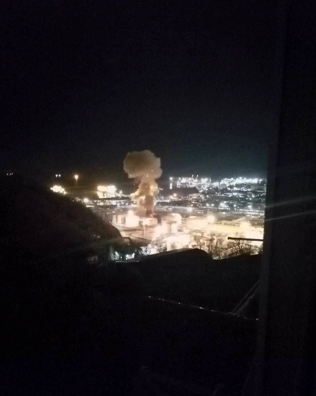 تم الإبلاغ عن حريق وانفجارات في مصفاة روسنفت في توابسي