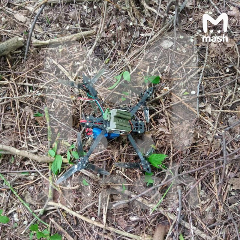 Um drone deixou cair um dispositivo explosivo e caiu na aldeia de Novaya Tavolzhanka, na região de Belgorod
