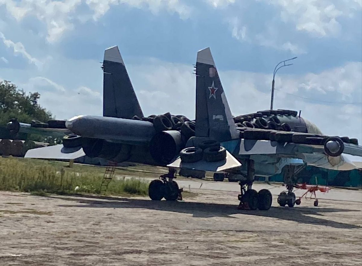 Ryska AeroSpace-styrkor använder däck för att skydda stridsflygplan