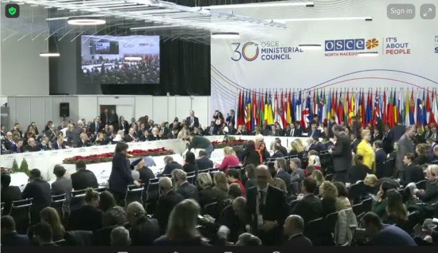 De Oekraïense delegatie verliet de vergaderzaal van de ministeriële bijeenkomst van de OVSE in Skopje toen de Russische minister van Buitenlandse Zaken Sergej Lavrov begon te spreken, zo meldde de Europese Pravda.