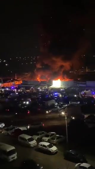 Incendio al mercato Temernik di Rostov