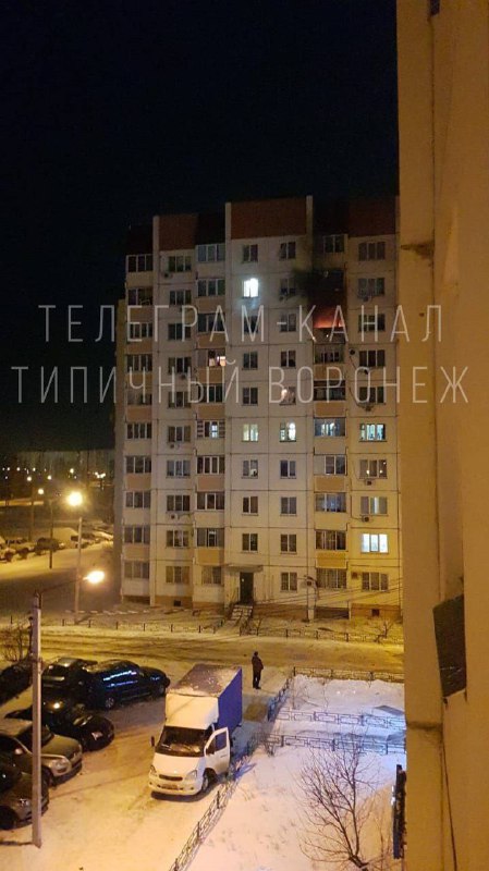 Danos a uma casa em Voronezh após explosões anteriores