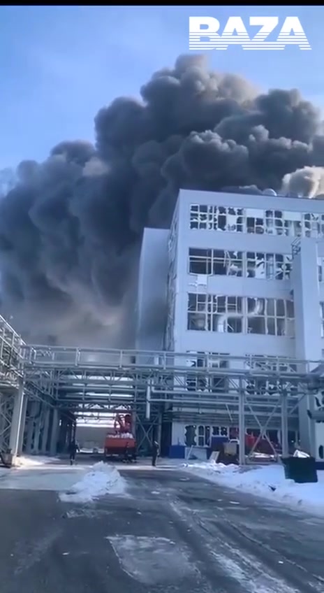 Предварително двама души бяха ранени при пожар в Шахтински полиестерен завод в Ростовска област