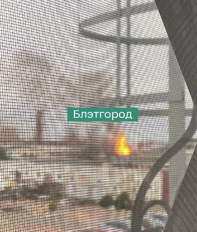 Pożar w dzielnicy Kreyda w Biełgorodzie po eksplozjach