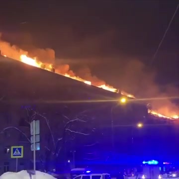 Gran incendio en una casa en Moscú