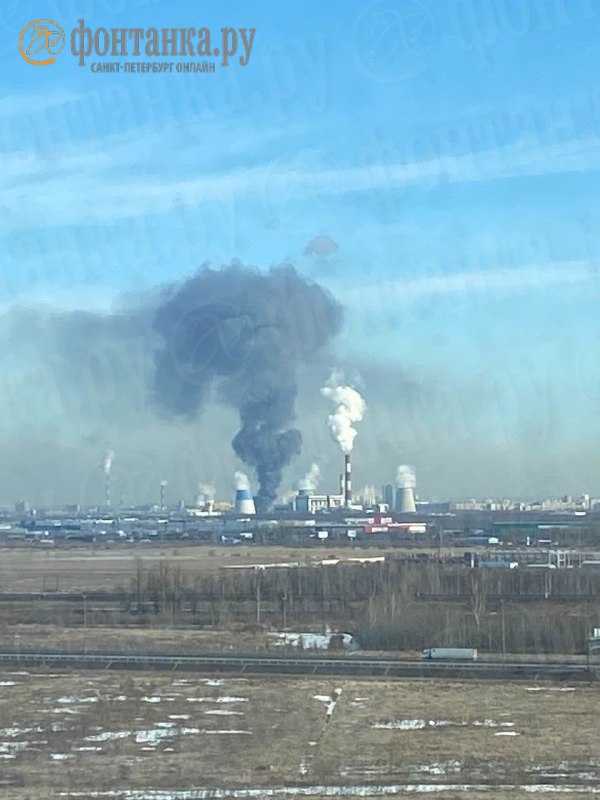 Велика пожежа на складі в Санкт-Петербурзі