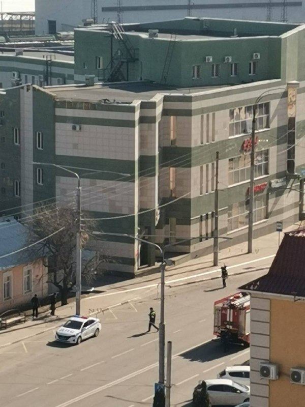 Drönare kraschade på ett tak i köpcentret nära järnvägsstationen i Belgorod