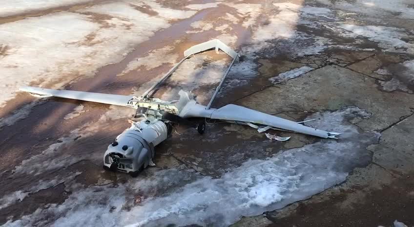Yaroslavldakı Slavneft-Yanos neft emalı zavodunda 4 pilotsuz təyyarənin vurulduğu bildirilir.