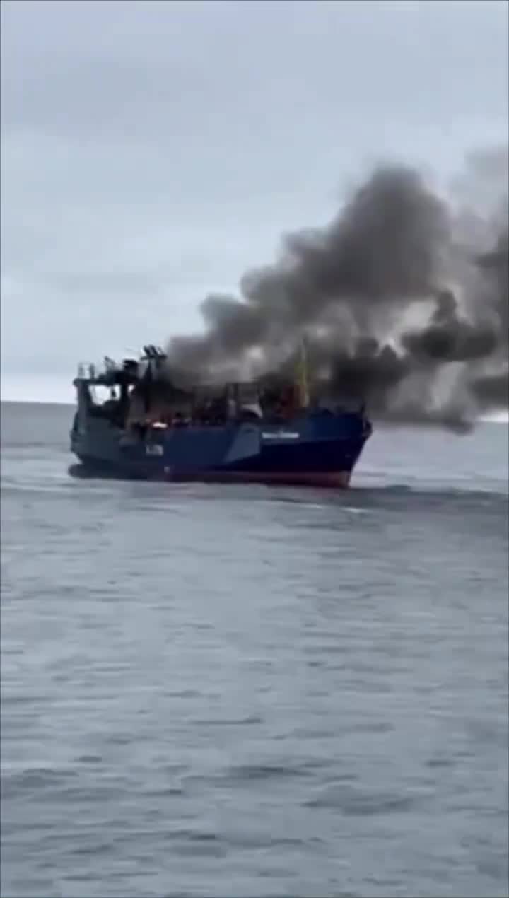 Συγγενής μέλους του πληρώματος της τράτας Kapitan Lobanov επιβεβαίωσε ότι το σκάφος χτυπήθηκε κατά λάθος από πύραυλο κατά τη διάρκεια άσκησης του Στόλου της Βαλτικής. Τρεις σκοτώθηκαν και 4 τραυματίστηκαν (βρίσκονται στο νοσοκομείο στο Πιόνερσκ). Επισήμως, υπήρξε φωτιά στο σκάφος
