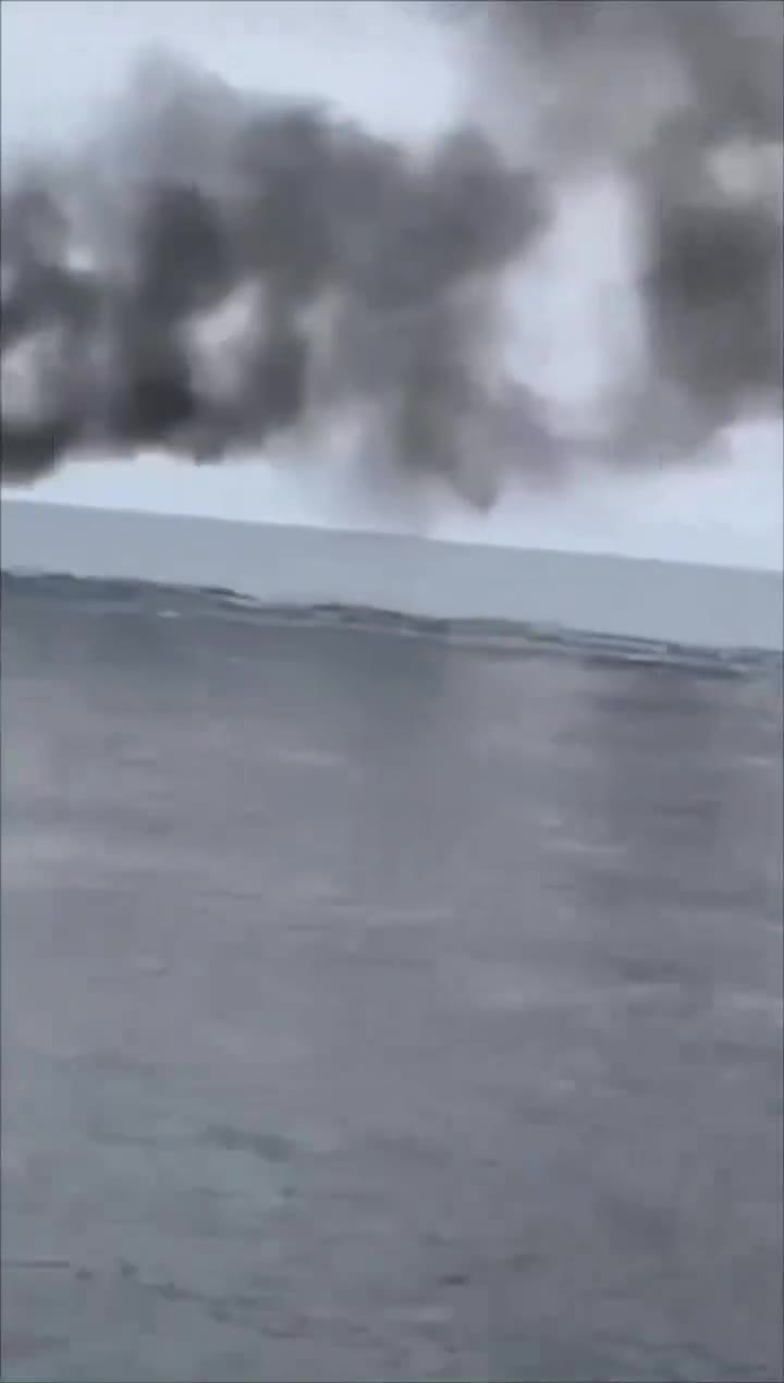 Een familielid van een bemanningslid van de trawler Kapitan Lobanov bevestigde dat het schip per ongeluk werd geraakt door een raket tijdens een oefening in de Baltische Vloot. Drie werden gedood en vier raakten gewond (ze liggen in het ziekenhuis in Pionersk). Officieel was er brand aan boord