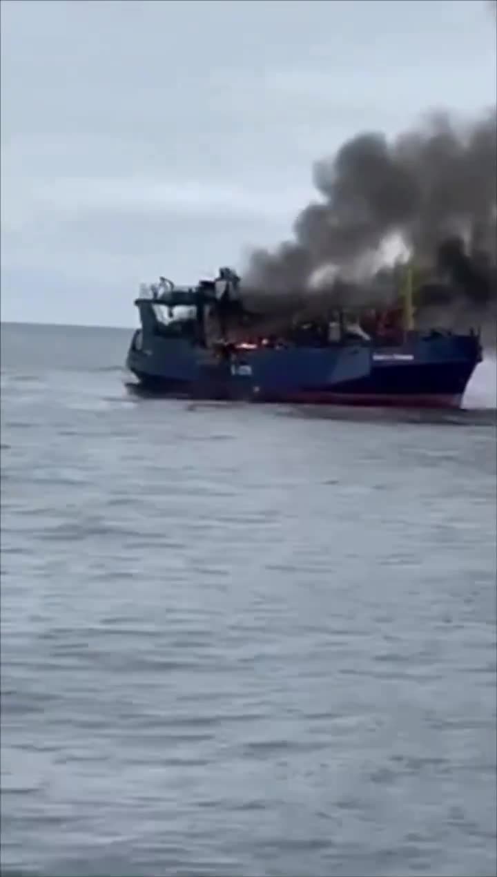 Родич члена екіпажу траулера Капітан Лобанов підтвердив, що судно було помилково вражене ракетою під час навчань Балтійського флоту. Троє загиблих і 4 поранених (перебувають у лікарні Піонерська). Офіційно пожежа сталася на борту