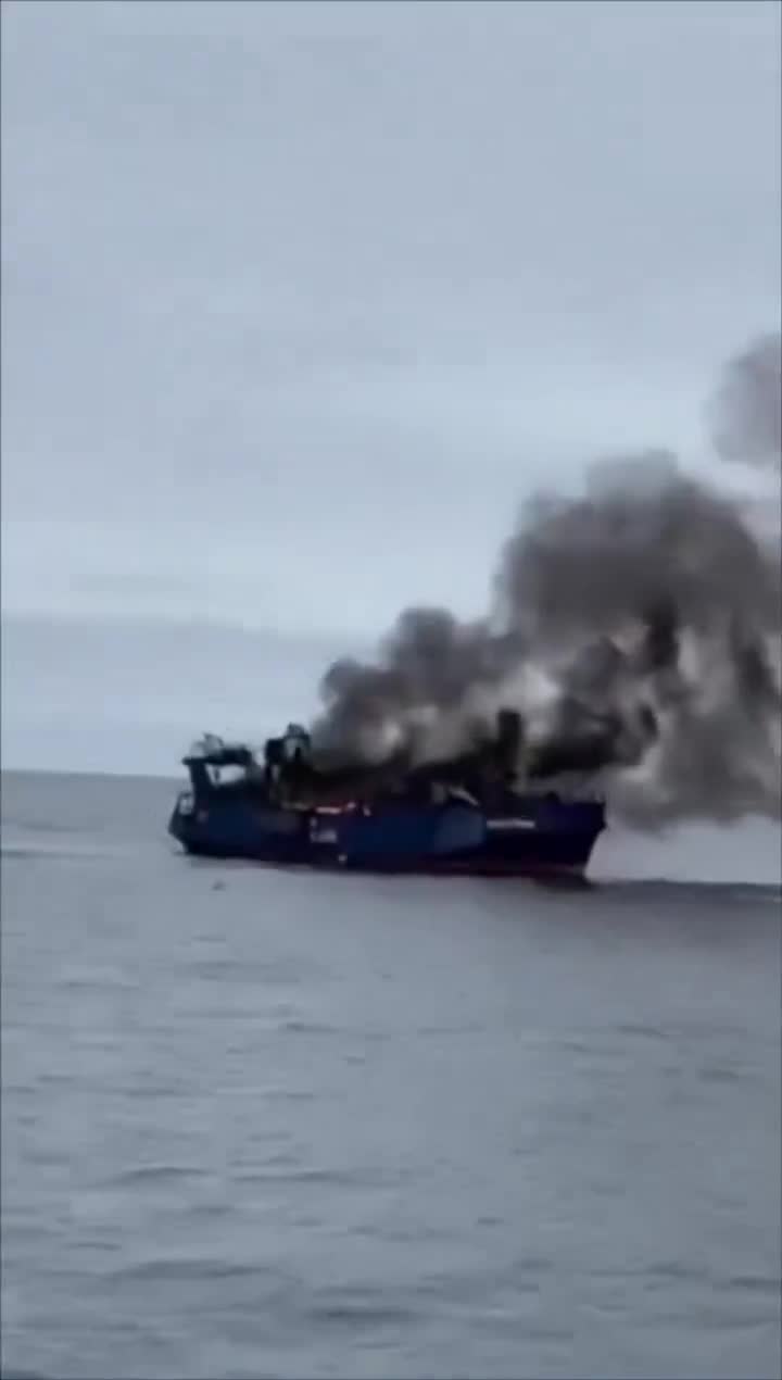 Родственник члена экипажа траулера Капитан Лобанов подтвердил, что судно было ошибочно поражено ракетой во время учений Балтийского флота. Трое погибли и четверо получили ранения (они находятся в больнице Пионерска). Официально на борту произошел пожар