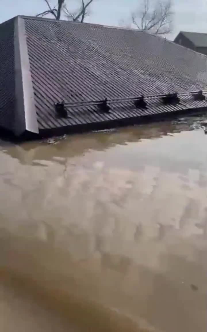 Trei persoane au murit într-o inundație în Orsk