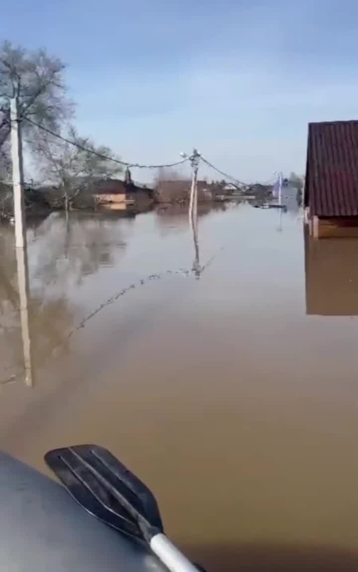 Tres personas murieron en una inundación en Orsk