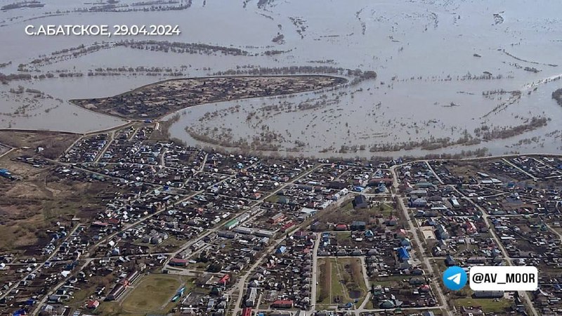 Overstromingen aan de Ishym-rivier in de regio Tyumen