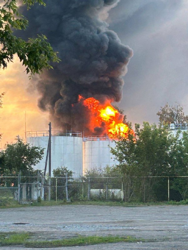 无人机袭击了坦波夫地区的普拉托诺夫斯卡亚石油库